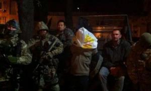 У Маріуполі бійці «Азову» впіймали танкіста «ДНР» — колишнього мента