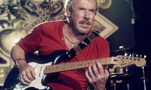 Макаревич заспівав про себе: «Ну что ты распелся, милый? Ну кто же тебя просил?»