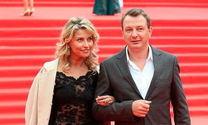 ЗМІ: Актор Марат Башаров зламав дружині носа