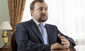 Екс-глава Нацбанку дав кілька порад, як уникнути дефолту в Україні