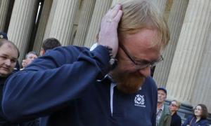 Скандального російського депутата Мілонова намагалися задушити