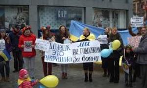 На Донбасі жителі все частіше виступають з мітингами проти бойовиків