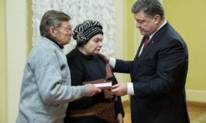 Порошенко посмертно нагородив Михайла Жизневського орденом Героїв Небесної Сотні