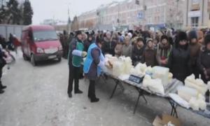 «ДНР»-івці приманюють людей на свої збори дармовою їжею (відео)