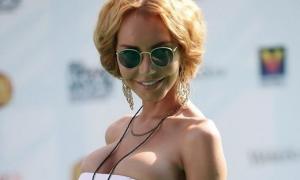 Пластичний хірург познущався з грудей російської співачки Маші Малиновської