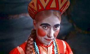 Російський політик порадив співвітчизницям замість помади фарбувати губи буряком