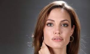 Керівники Sony Pictures назвали Анджеліну Джолі бездарною жінкою несповна розуму