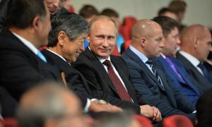 Путін: Російські артисти виглядають як справжні трактористи