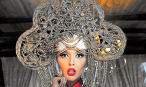 Оля Полякова в кокошнику влаштувала в Маямі вечірку під пальмою