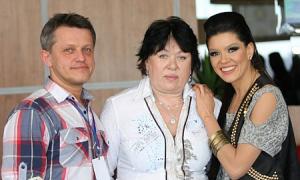 Руслана показала свою енергійну маму