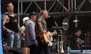 Охлобистін і Сукачов заспівали для жителів Донецька, яких «обстрілюють київські сатаністи»