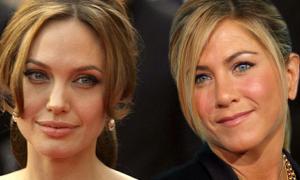 Еністон порівняла ворожнечу із Джолі із стоптаними черевиками