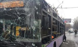 У Донецьку снарядом вбило, щонайменше, сімох людей (фото +18)