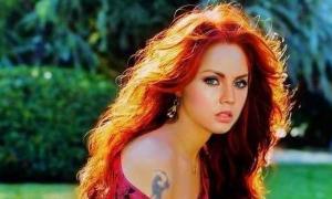 Співачка МакSим ударними темпами повернула собі стрункість після пологів