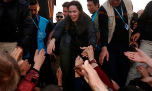 Анджеліна Джолі побувала в таборі біженців в Іраку