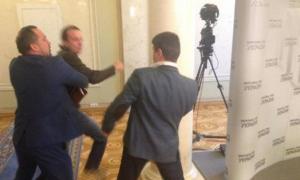 Соболєву розбили губу під час бійки в парламенті (відео)