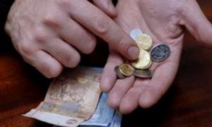 Пенсіонерам, які продовжують працювати, хочуть скоротити пенсії