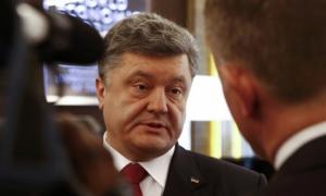 ЗМІ: Порошенко сьогодні може заявити про відведення важкого озброєння