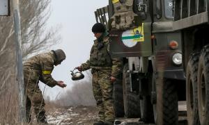 Україна сьогодні почне відведення важкої техніки