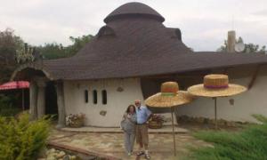 Мама Кузьми Скрябіна радиться з його фанатами, що робити з групою