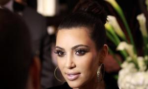 Кім Кардашян знову стала брюнеткою