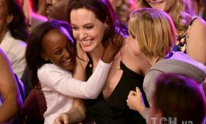 Анджеліна Джолі вперше показалася після операції