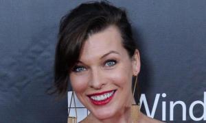 Міла Йовович народила ще одну донечку