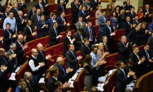 Депутатам утричі підвищили зарплату