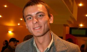 Зірку серіалу «Солдати» побили за те, що він чіплявся до дівчини