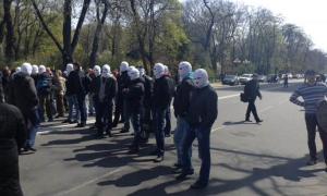 Шахтарі розповіли про провокаторів у балаклавах під парламентом