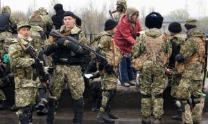 У Донецьку між бойовиками «ДНР» і козаками точаться бої за поділ влади