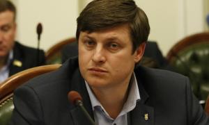  Осуховський:  Уряди Азарова та Яценюка назловживали на понад 3,2 мільярди 