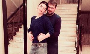 Чоловіка співачки Жасмін заарештували за крадіжку мільярда доларів