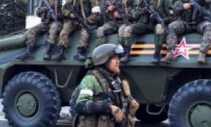 Бойовик Моторола проводить у Донецьку репетицію військового параду