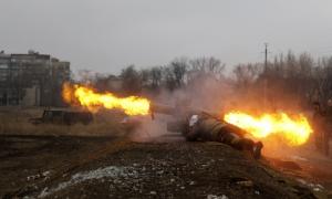 Терористи далі обстрілюють сили АТО із забороненої зброї, працюють військові снайпери