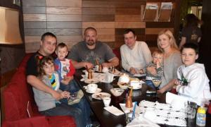 Рівнянин заплатив за каву з найсильнішою людиною 12 тисяч гривень