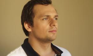 Зірка серіалу «Дочки-матері» після інсульту впав у кому