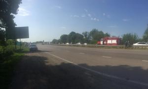 Силовики ведуть переговори з жителем Харківщини, який вбив людей і взяв заручників