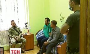 Російські солдати, які перейшли на бік України, відвідали затриманих ГРУшників