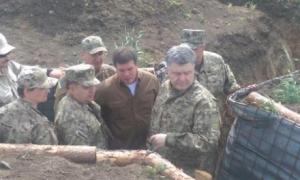 Порошенко перевіряє оборонні споруди біля Маріуполя