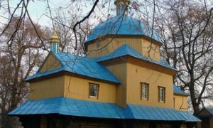 На Львівщині згоріла старовинна дерев’яна церква 