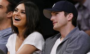 Міла Куніс та Ештон Катчер одружилися