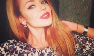 Аліна Гросу стала білявкою 
