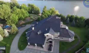 Колишній соратник Медведчука має шикарний маєток на Трухановому острові