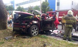 Посеред Донецька вибухнув позашляховик з жінкою за кермом 