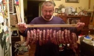 У Львові колишній москвич готує ковбаски, щоб допомогти бійцям АТО