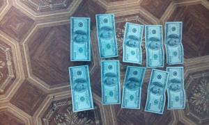 На Львівщині прокурора пов’язали за хабар у тисячу доларів