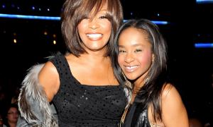 Доньку Вітні Г’юстон поховають біля зіркової матері