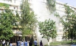 У Києві через прорив трубопроводу залило десятиповерхівку