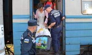 Упродовж трьох діб ДСНС перемістила на мирну частину України 634 людини зі Сходу